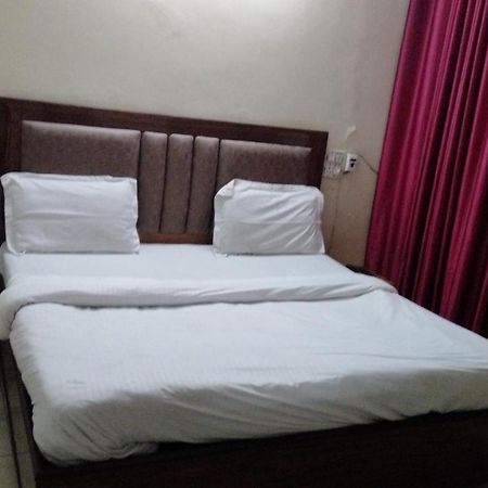 Hotel Diamond Palace 45C Chandīgarh Esterno foto