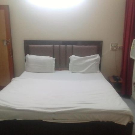 Hotel Diamond Palace 45C Chandīgarh Esterno foto