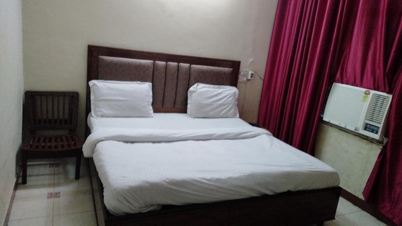Hotel Diamond Palace 45C Chandīgarh Esterno foto