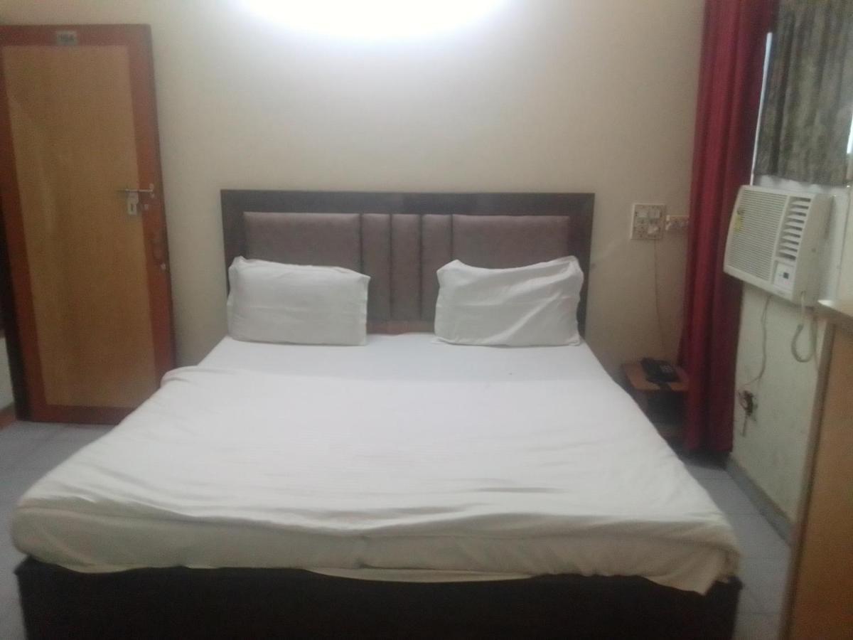 Hotel Diamond Palace 45C Chandīgarh Esterno foto