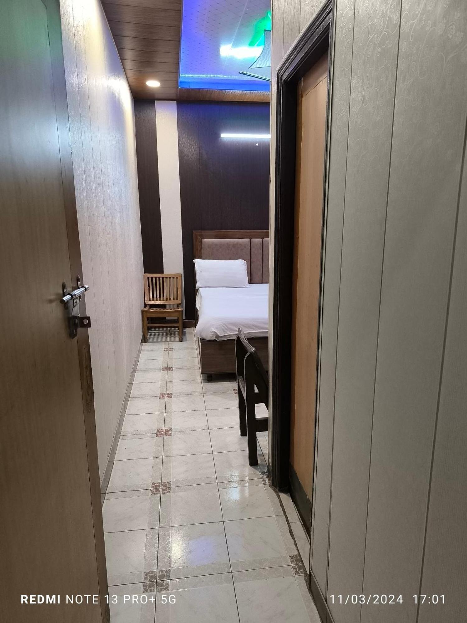 Hotel Diamond Palace 45C Chandīgarh Esterno foto